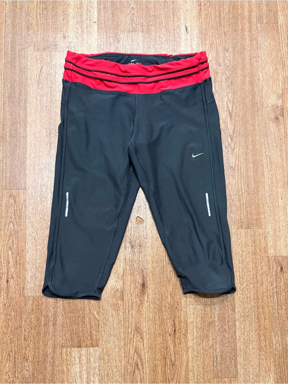 Y2K Nike Black Capri Leggings